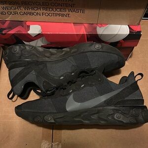 Nike Men's Black Sneakers
